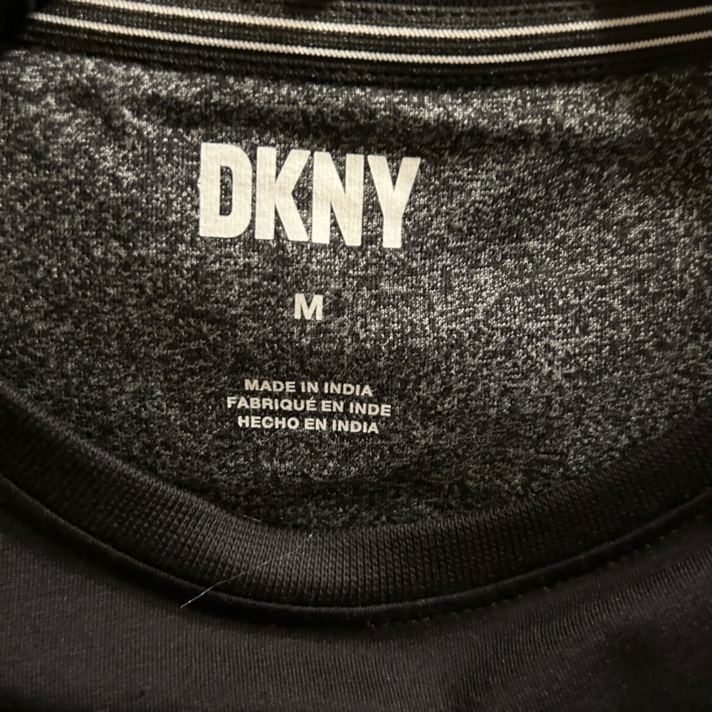 DKNY - Picture 3 of 4